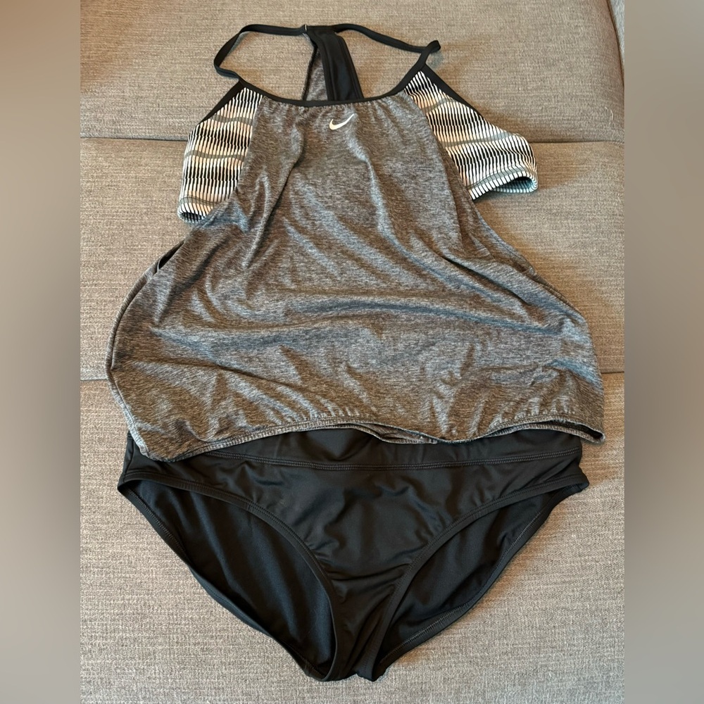 Nike swimsuit 2 piece